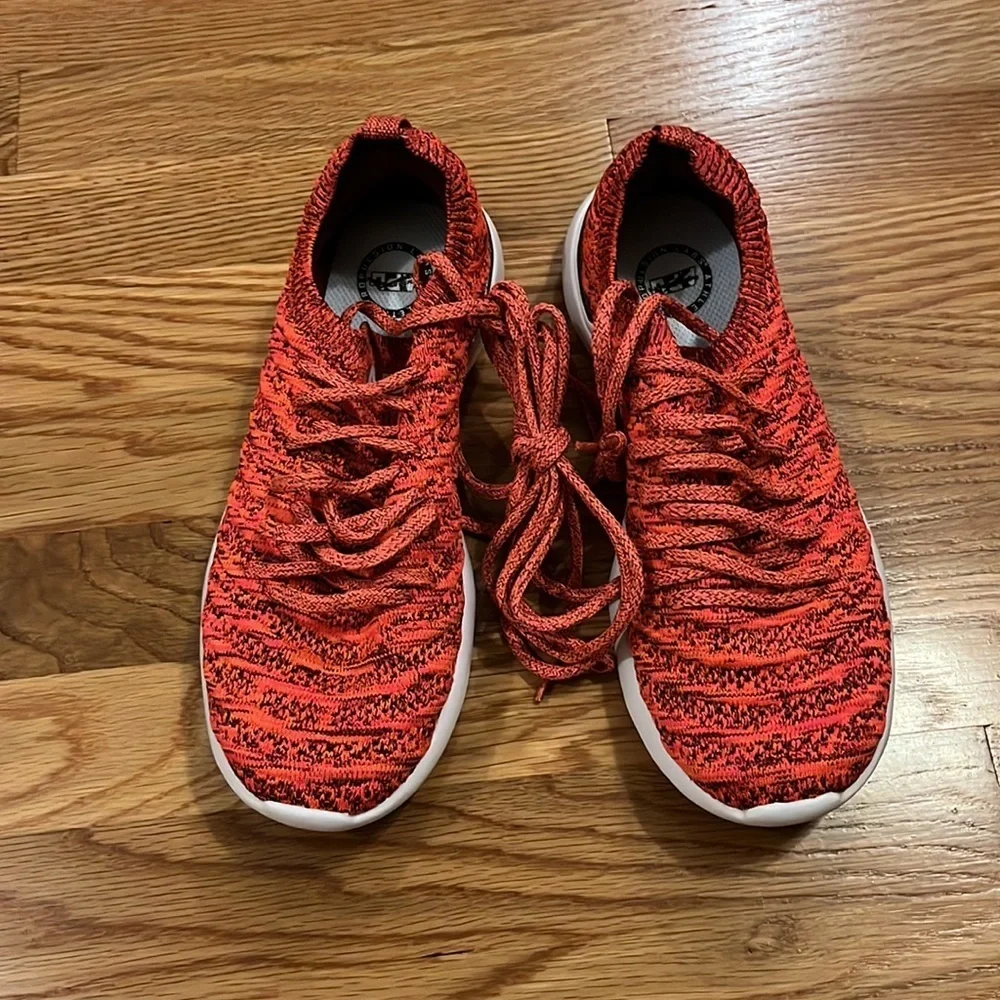APL TechLoom Wave Sneakers 8 NEW